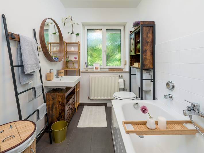 Ganze Wohnung, Eg mitte helle 70m 2 Zimmer Wohnung nähe Salzburg in Freilassing, Rupertiwinkel
