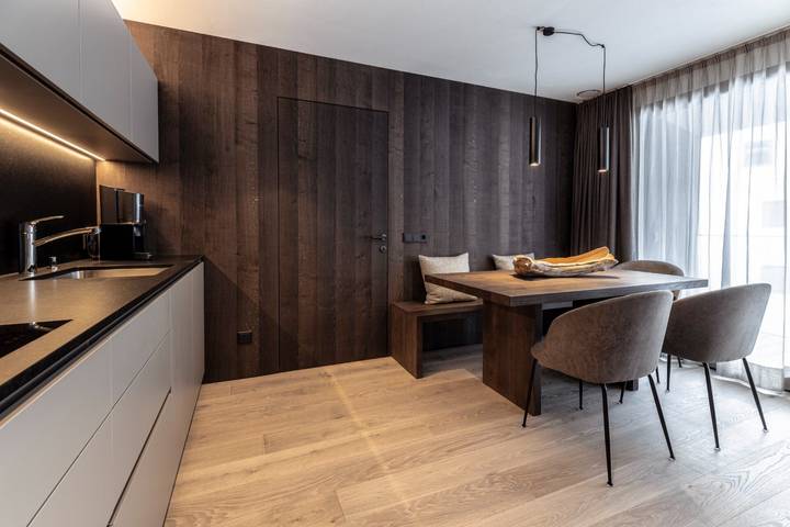 Entire apartment, Apartment "Villa Margareth Selva" with Mountain View, Balcony & Wi-Fi in Wolkenstein, Dolomiti Superski