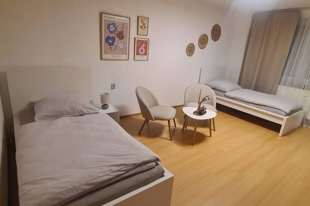 Ganze Wohnung, Merci Ferienwohnung in Niestetal, Hessisches Bergland