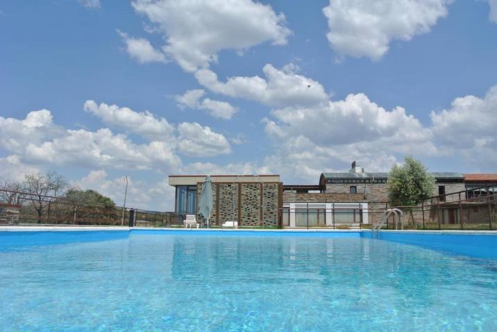 Hotel für 2 Personen, mit Garten und Ausblick sowie Pool, mit Haustier in Extremadura