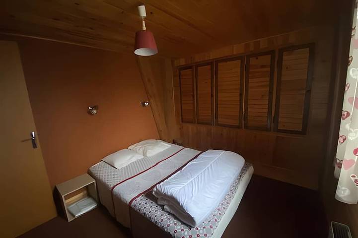 Gîte pour 10 personnes, avec balcon, animaux acceptés à Chastreix - 2