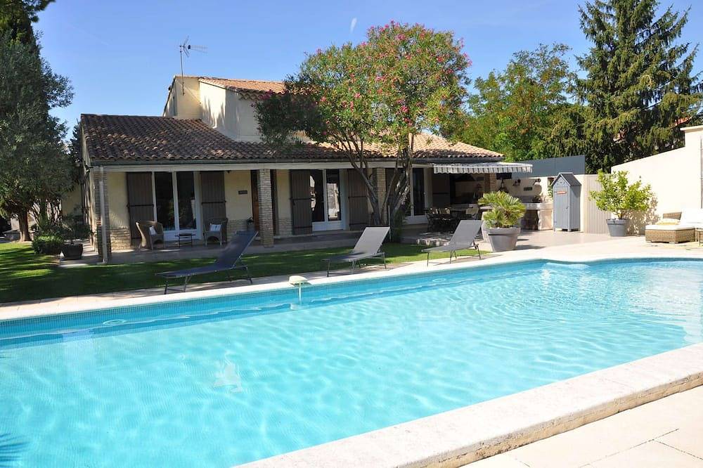 Entre Avignon et L'Isle-sur-la-Sorgue, villa de vacances aux abords du village de Jonquerettes,... in Jonquerettes, Vaucluse