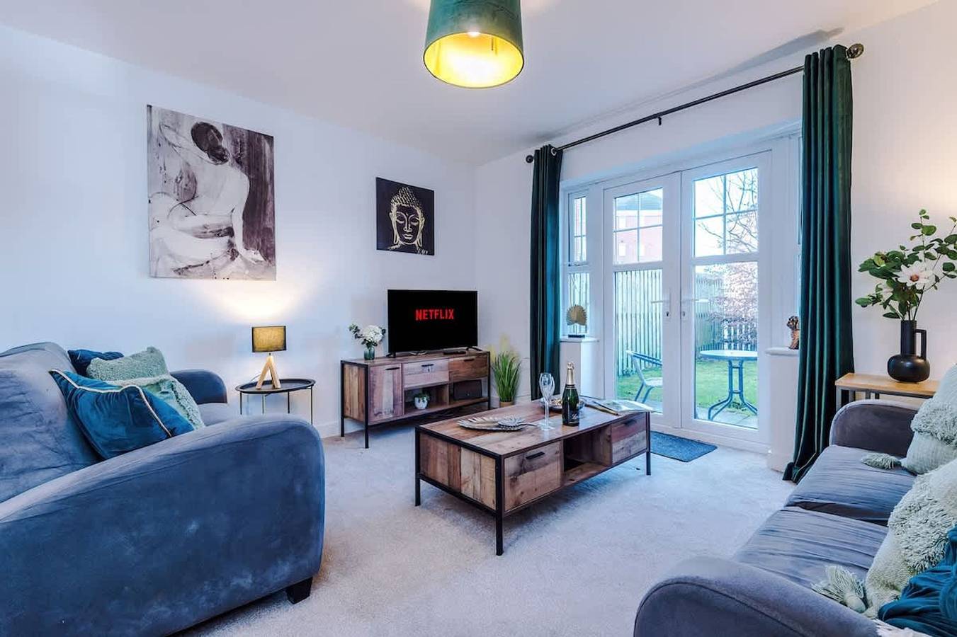 Entire apartment, Modern house  ideal for contractors  sleeps 8 in Crewe, Cheshire East