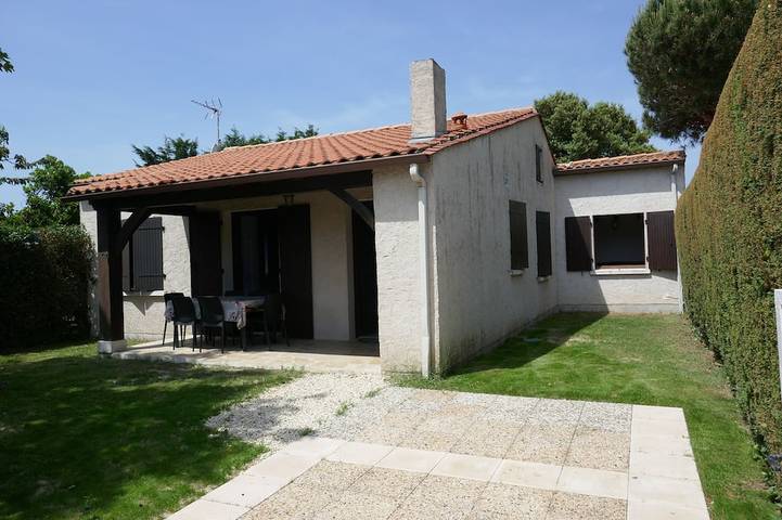 Location de vacances pour 5 personnes, avec terrasse et jardin, animaux acceptés dans Plage du Platin