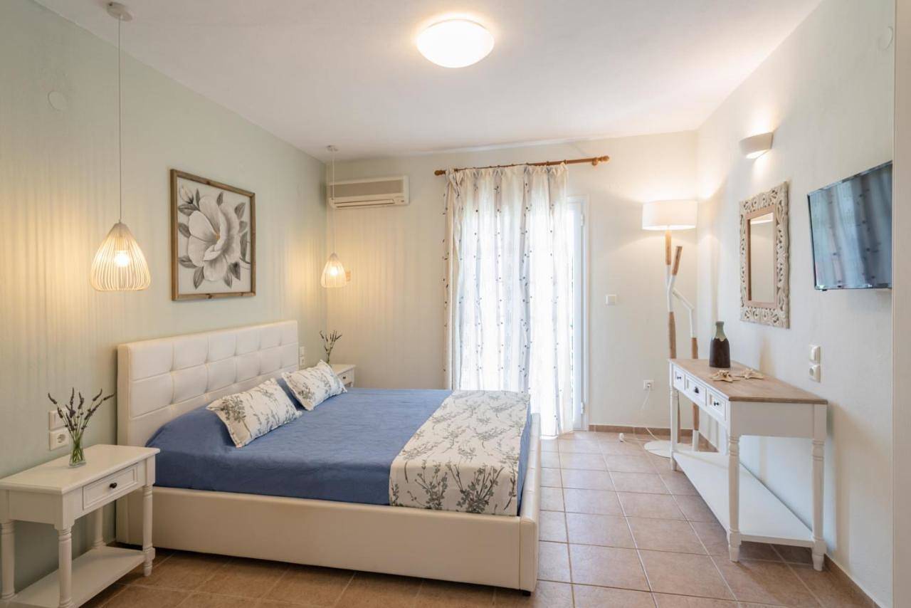 Hôtel pour 2 personnes avec piscine in Troulos, Sporades