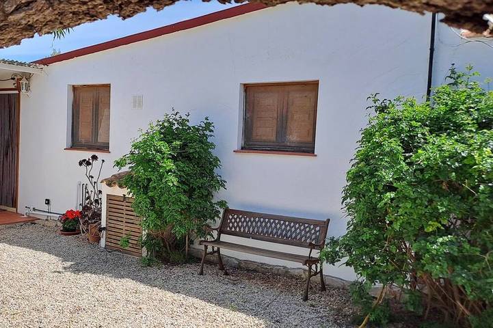 Maison de vacances pour 5 personnes, avec terrasse ainsi que jardin et piscine, animaux acceptés - 1