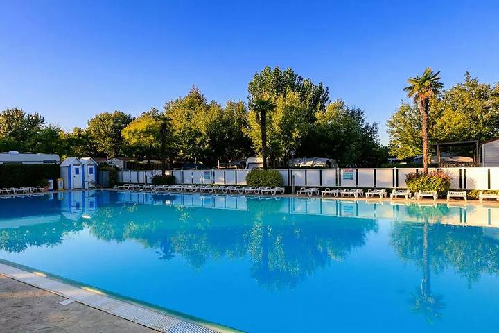 Camping für 4 Personen, mit Terrasse und Pool, mit Haustier in Venetien - 3