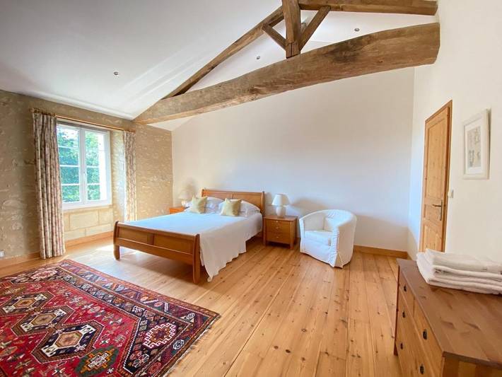 Location de vacances pour 8 personnes, avec jardin ainsi que vue et piscine à Espiet - 4