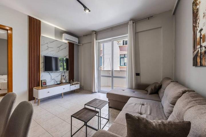 Appartamento per 4 persone, con Balcone e Terrazza nonché Panorama a Durazzo