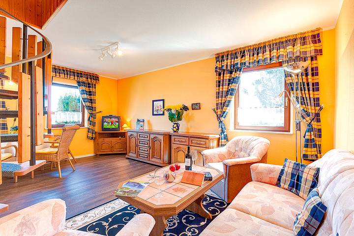 Ferienhaus für 4 Personen, mit Terrasse und Garten in Lohme - 2