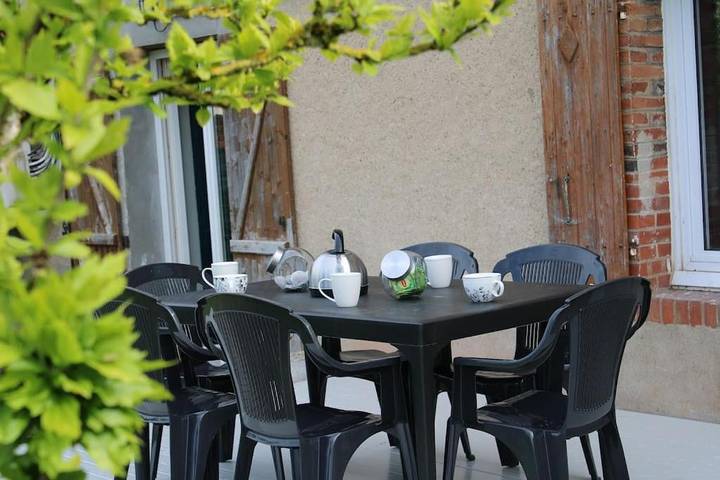 Gîte pour 10 personnes, avec terrasse et jardin, animaux acceptés dans Saint-Léger-des-Vignes