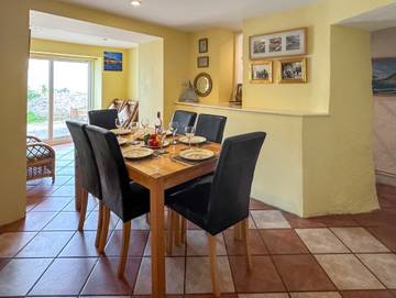 Holiday Rental for 6 People in Brixham, Torbay, Photo 3