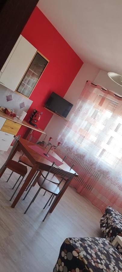 Ferienwohnung für 5 Personen, mit Terrasse und Ausblick in Lavena Ponte Tresa - 4