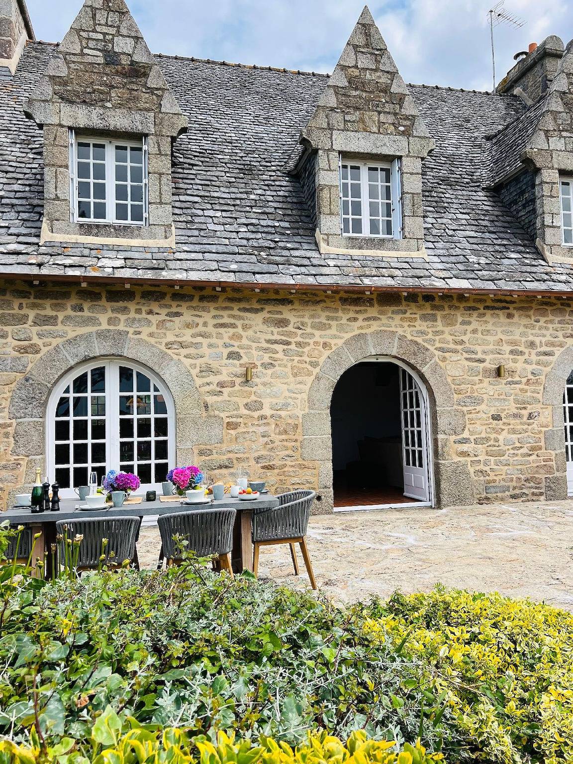 Landhausstil Herrenhaus mit Meerblick und Sauna in Portsall, Ploudalmézeau