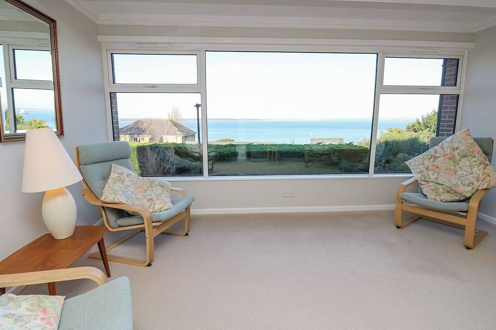 High Tide, family friendly, country holiday cottage in Cowes in Cowes, Isle of Wight