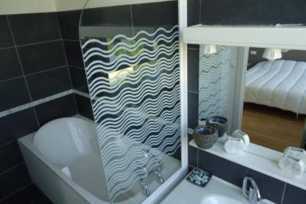 Entire apartment, Apartment/ flat - Saint-Laurent en grandvaux in Saint-Laurent-en-Grandvaux, Parc naturel régional du Haut-Jura