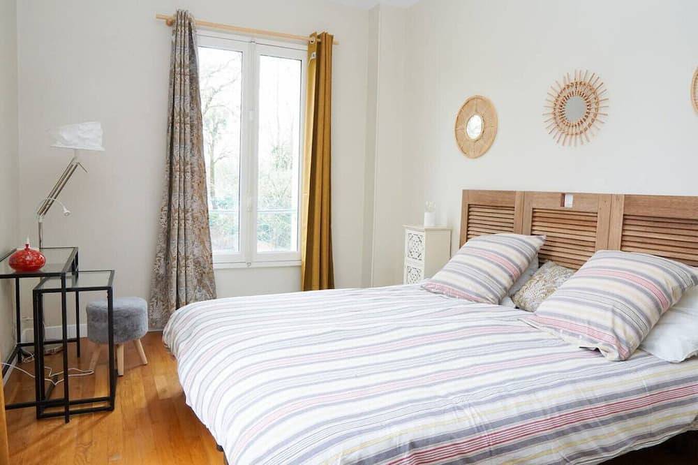Ganze Wohnung, Luxury flat with 2 bedrooms, terrasse in downtown in Versailles, Yvelines