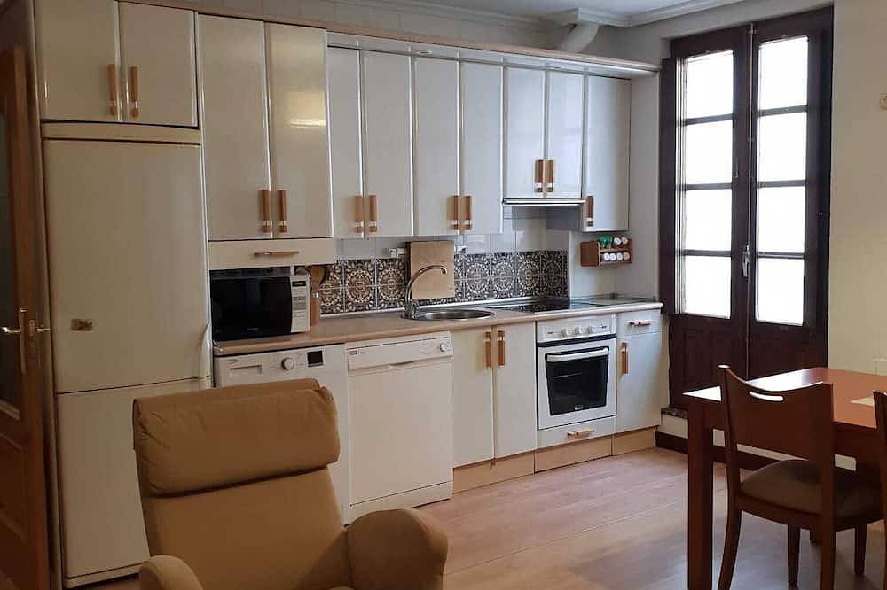 Entire apartment, Center-cathedral-university floor in Centro (Salamanca), Salamanca