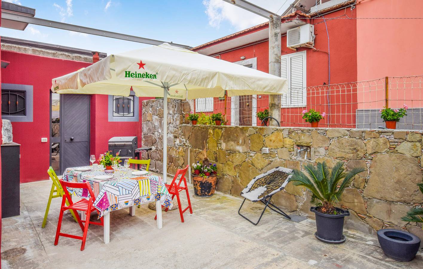 Appartement confortable avec climatisation, parking et terrasse près de la rivière in Province de Catania