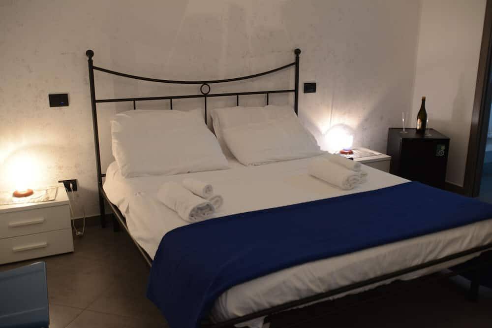 Apartamento entero, Habitación 'Camera Maestrale vista mar parcial' con Vista al Mar, Wi-Fi y Aire Acondicionado in Cetara, Costa Amalfitana
