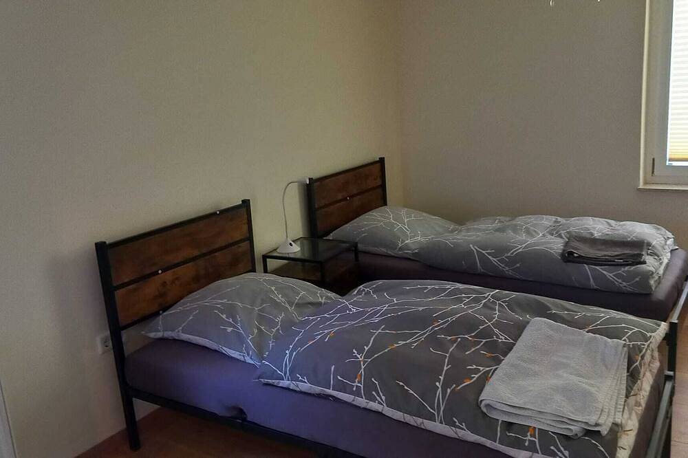 Ganze Wohnung, Großräumige, hell und frisch renovierte 4 Zkb Wohnung in Detmold, Kreis Lippe