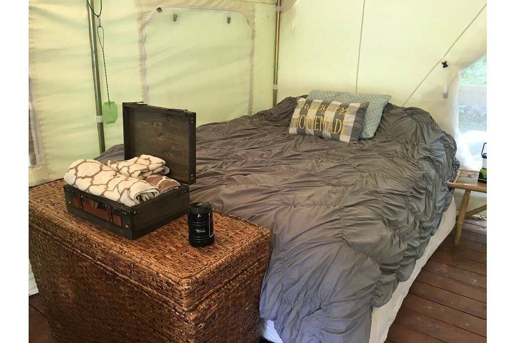 Quad Squad Glamping Tent & Breakfast for 2-4+  in Finger Lakes Wine Country in Yates County