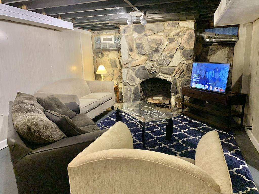 *King Bed*Broad Ripple*Near Downtown*Bonfire*Patio in Indianapolis, Indiana