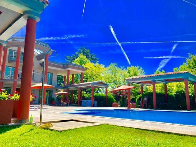 Location de vacances pour 2 personnes, avec terrasse ainsi que jardin et vue dans Asti - 2