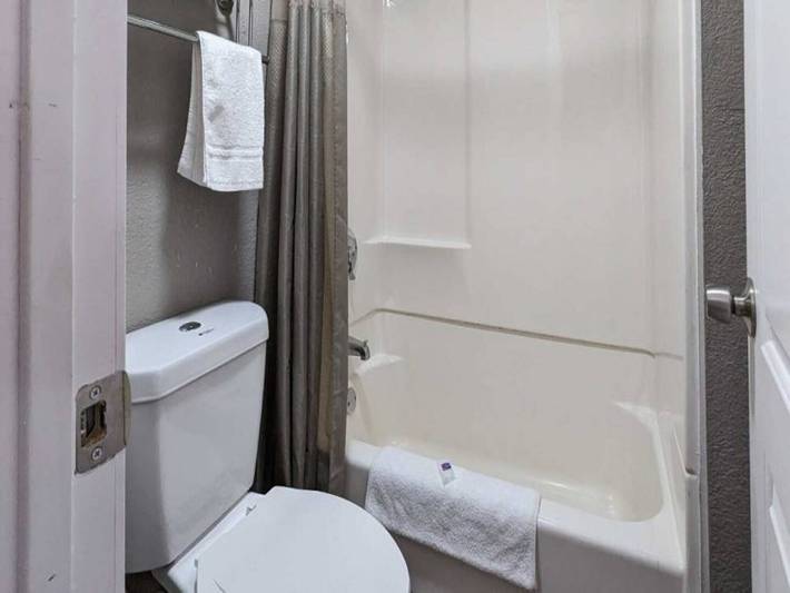 Apartamento entero, 2 camas matrimoniales | Microondas in Massachusetts