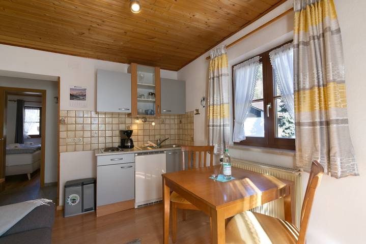 Ferienwohnung für 2 Personen, mit Balkon in Geigenbaumuseum Mittenwald - 2