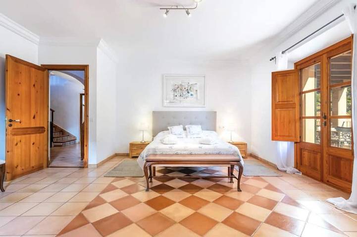 Villa Circe -Exclusiva villa con piscina cubierta climatizada en Fornalutx. in Fornalutx, Mallorca Oeste
