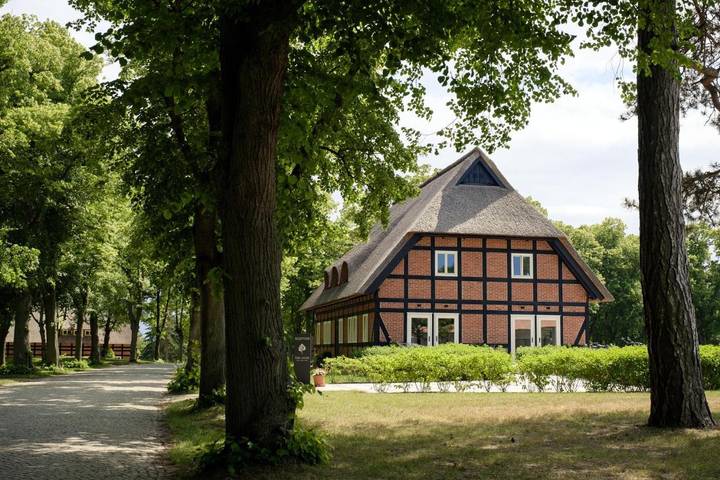 Hotel, mit Terrasse und Garten sowie Sauna und Ausblick in Penzlin - 2