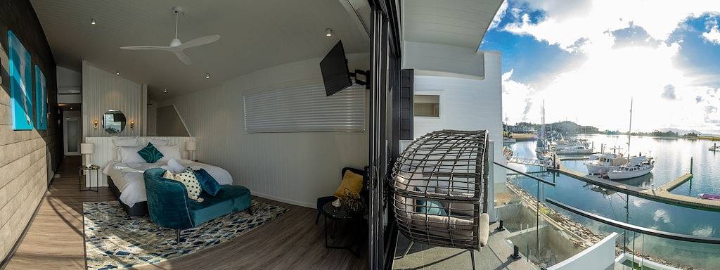 Holiday home for 16 people, with balcony in Magnetic Island