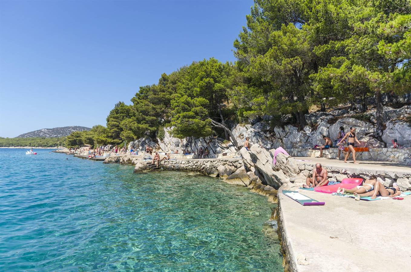 Ganze Wohnung, Apartments Mila Family with pool in Tribunj, Šibenik-Knin