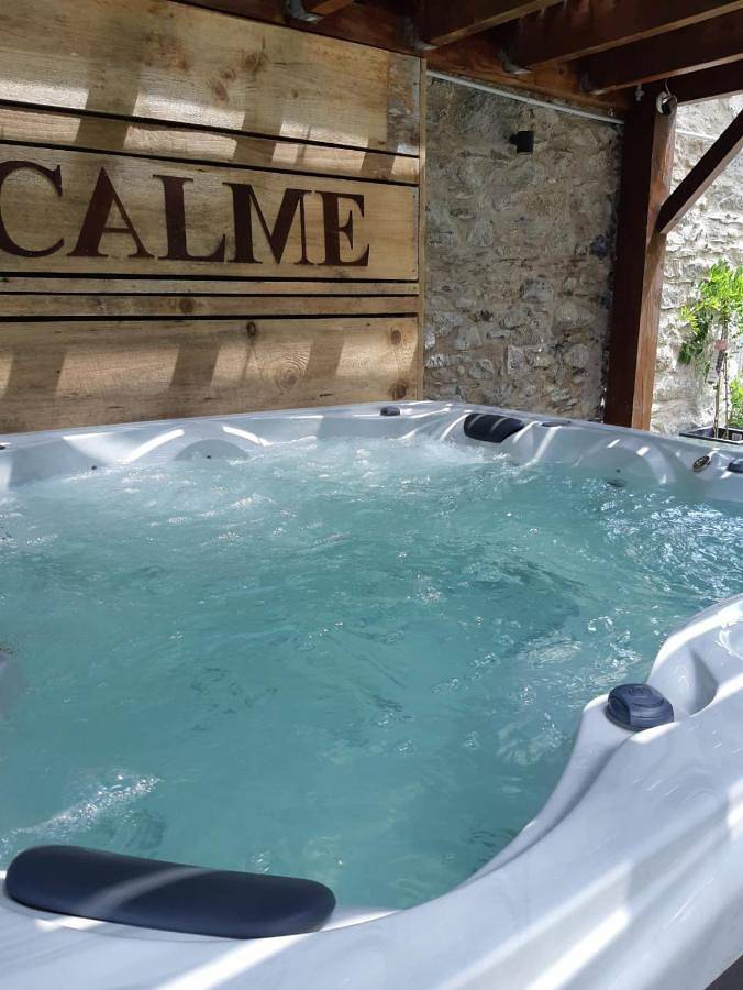 Maison d’hôte pour 2 personnes, avec Balcon et Terrasse ainsi que Jacuzzi et Jardin