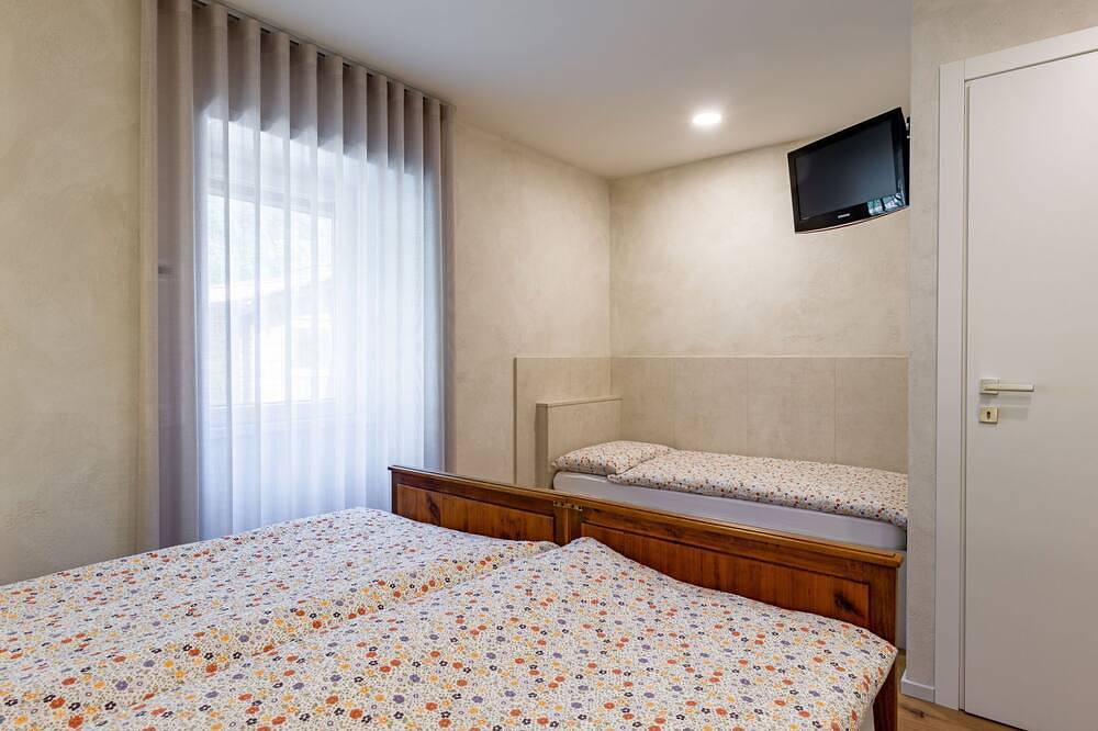 Ganze Wohnung, Ferienwohnung Adele in Novate Mezzola (Dorf), Novate Mezzola