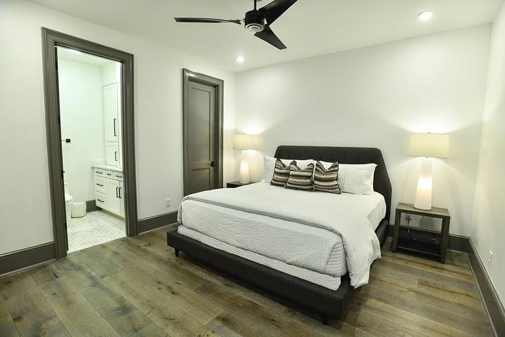 Hotel for 6 people in Gulf Coast