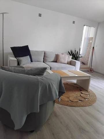 Location de vacances pour 3 personnes, avec jardin à Médis