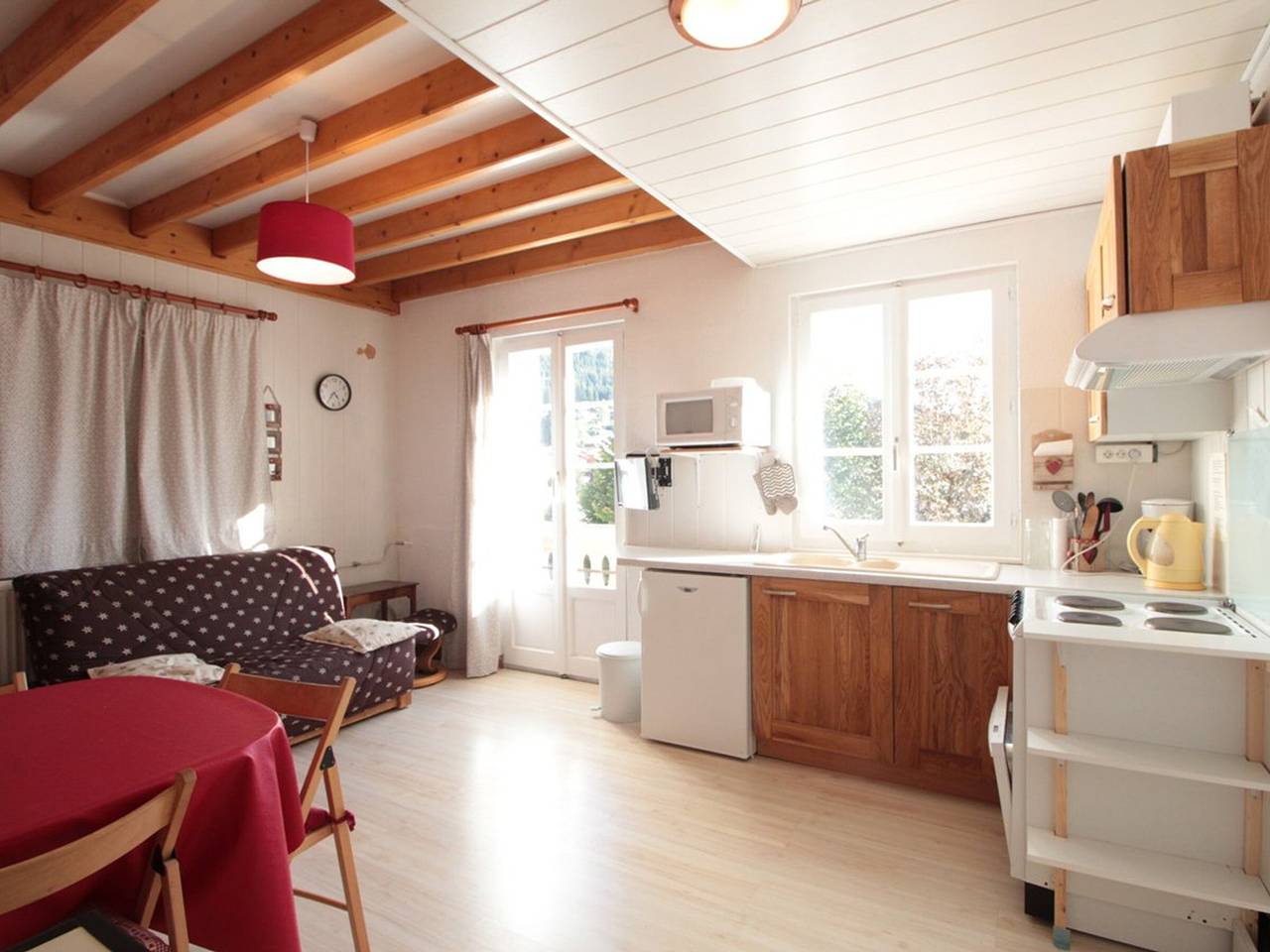 Appartement entier, Duplex 3 pièces pour 6 pers, centre-village, proche pistes et commerces in Les Carroz, Arâches-la-Frasse