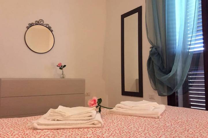 Ganze Wohnung, Charmante Ferienwohnung am Berghang in Meeresnähe in Villaputzu, Cagliari Provinz
