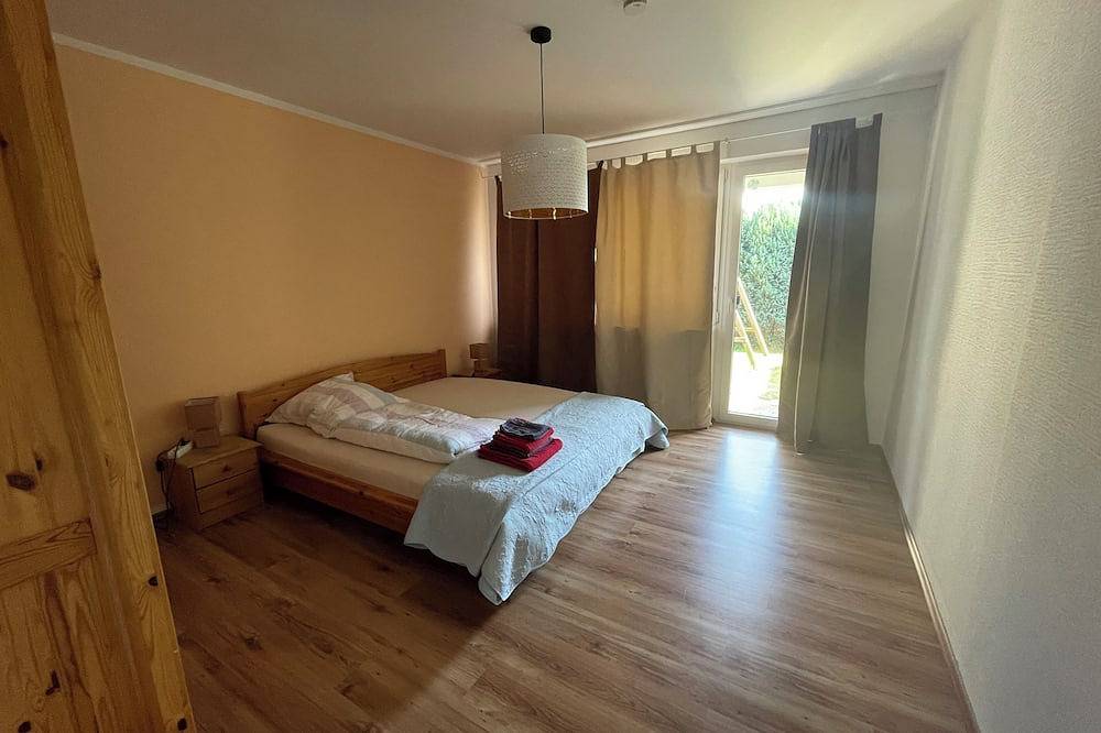 Großzügiges Ferienhaus mit großem privatem Garten an der Wesermündung/Nordsee in Nordenham, Nordseeküste