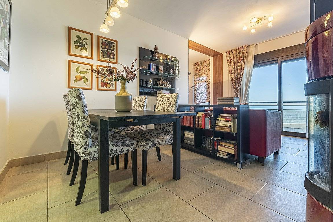 Appartement entier, Appartement "Seaside Luxury Solarium" avec vue sur la mer, Wi-Fi et climatisation in Montroig Bahia, Costa Dorada