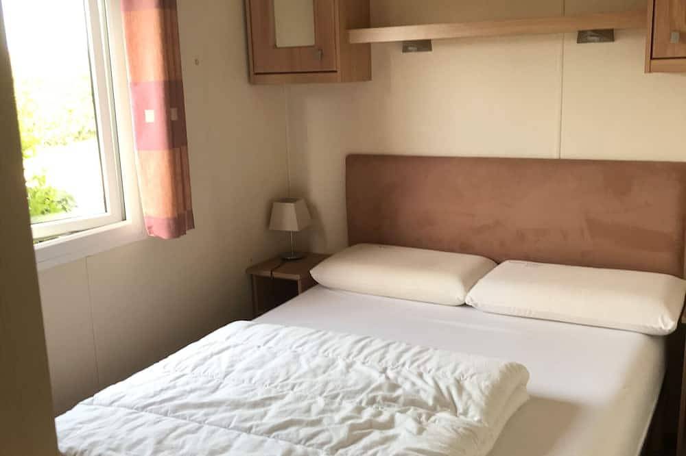Mobile Home '40 M², Proche De La Mer' with Private Terrace and Private Garden in Saint-Nazaire-sur-Charente, Rochefort region