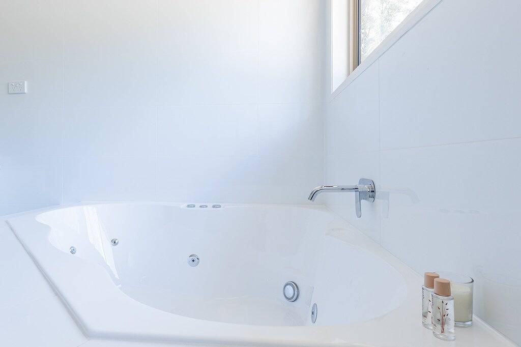 Spa Cottage, overlooking vineyard in Pokolbin, Hunter Valley