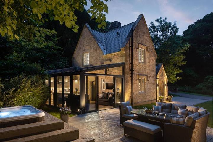 Ferienpark für 3 Personen, mit Terrasse und Garten sowie Pool und Ausblick, mit Haustier in Cornwall