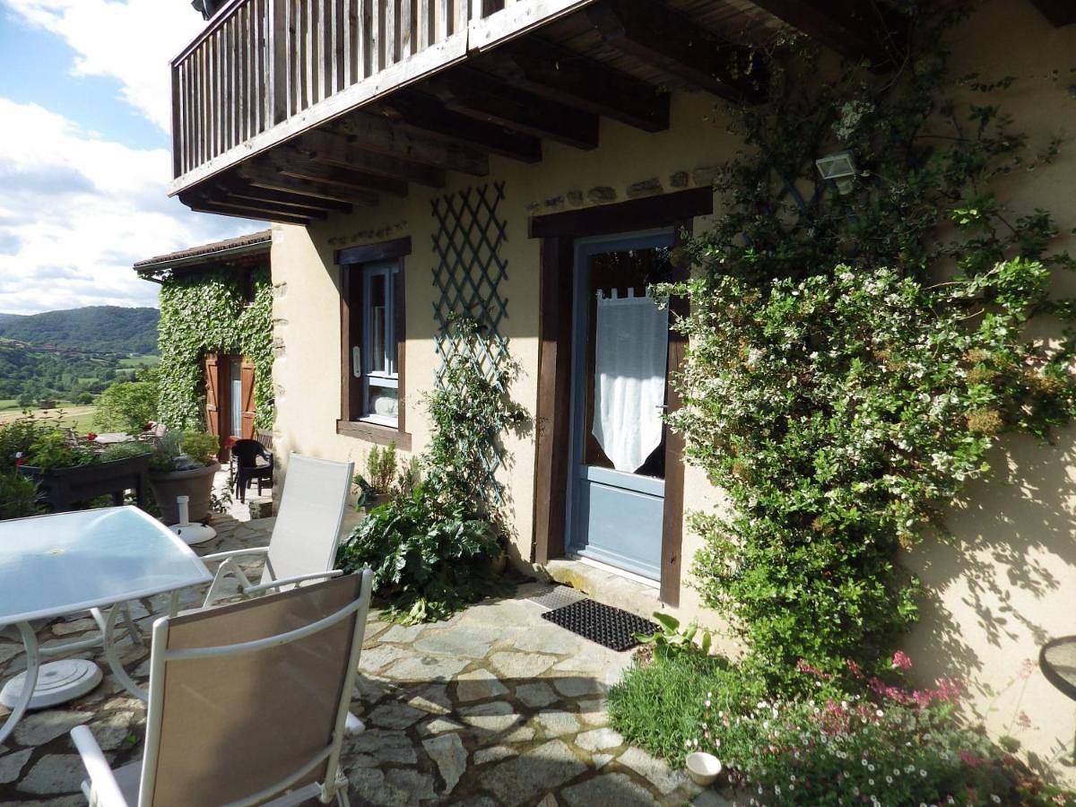 Appartement entier, Petit appartement de charme, belle vue in Villeneuve-d'Allier, Haute-Loire