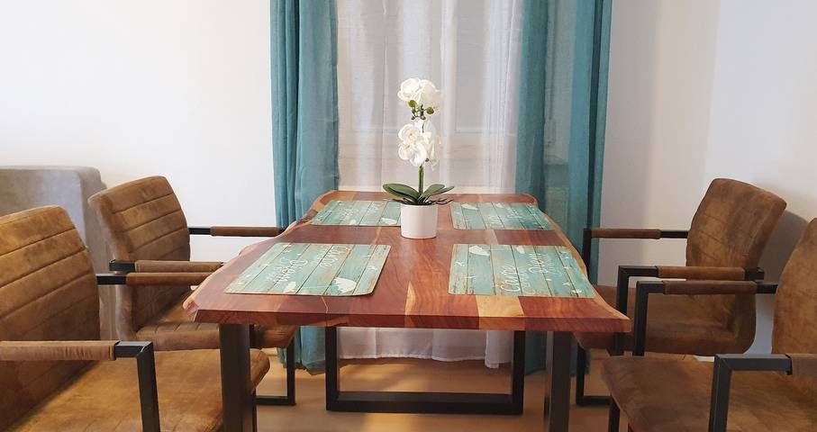 Ganze Ferienwohnung, Ferienhaus Pfaffe - Ferienwohnung im Dachgeschoss, ca. 45m², für 2 Personen, Nichtraucher, offener Wohnbereich in Traunstein, Chiemgauer Alpen