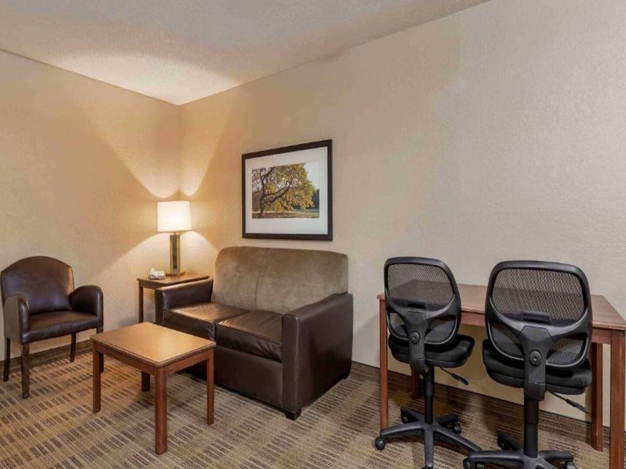 Ganze Wohnung, 1 Queensize-bett | Mob Acc Tub Ste Nsmk Sb Micfri in Montclaire South, Charlotte