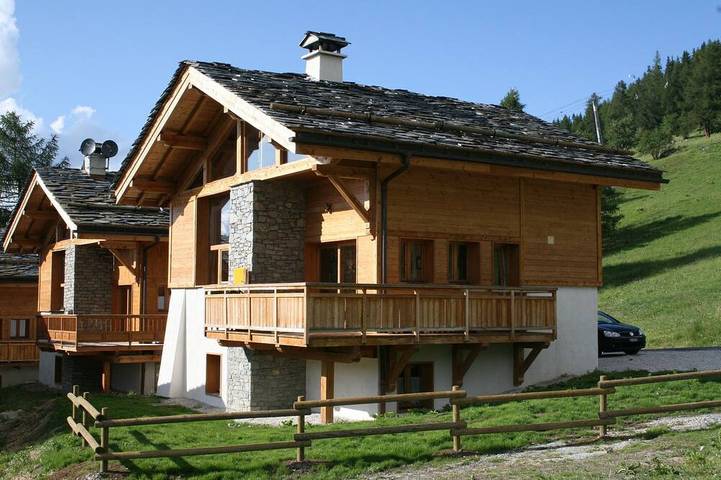 Casa rural para 9 personas, con jardín y balcón además de piscina y sauna - 1