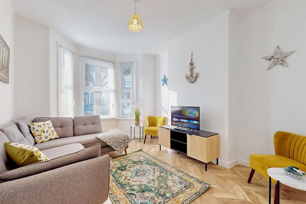 Bright and Central Victorian Home with Garden- New Staff Hired in Folkestone, Kent